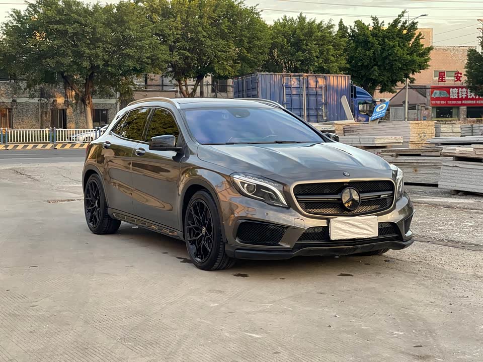 Mercedes-Benz GLA AMG