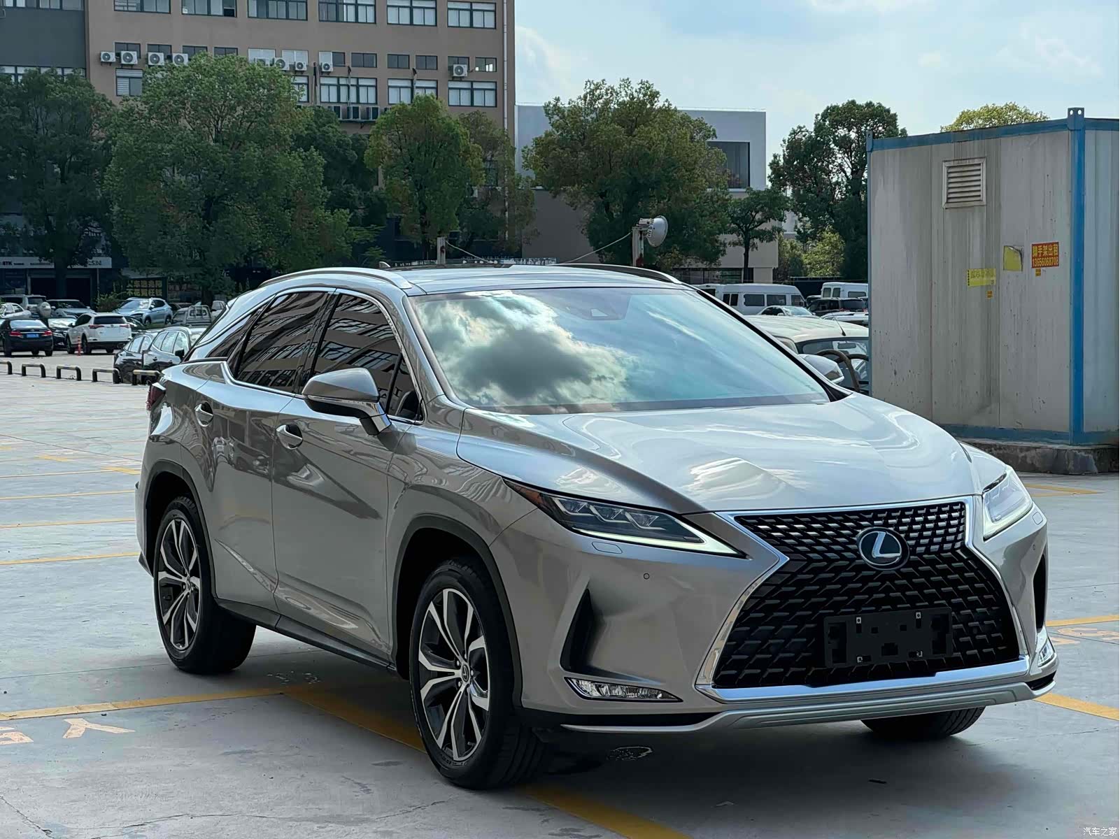 Lexus RX, 2023 1
