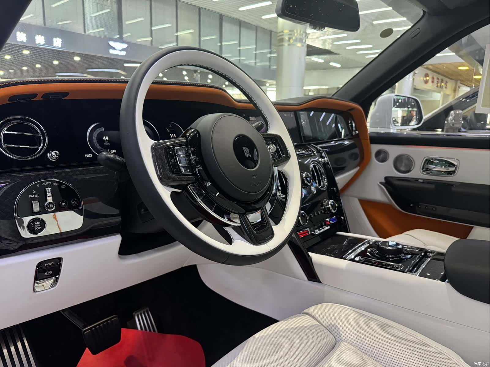 Rolls-Royce Cullinan, 2026 все фото