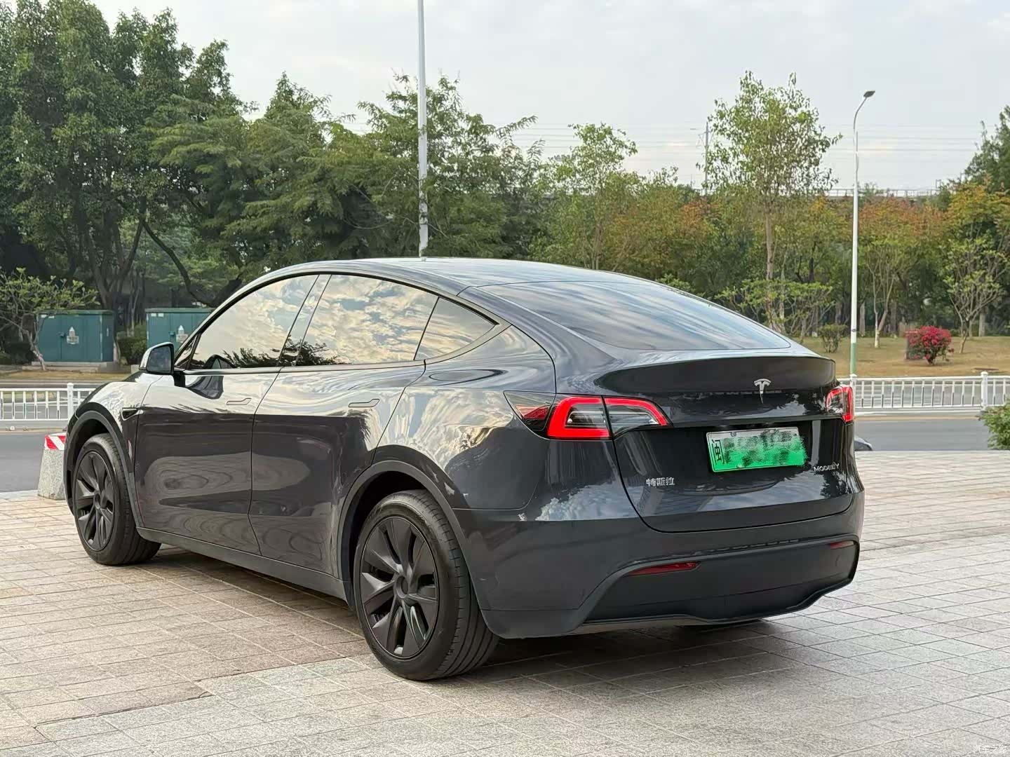 Tesla Model Y, 2024 4
