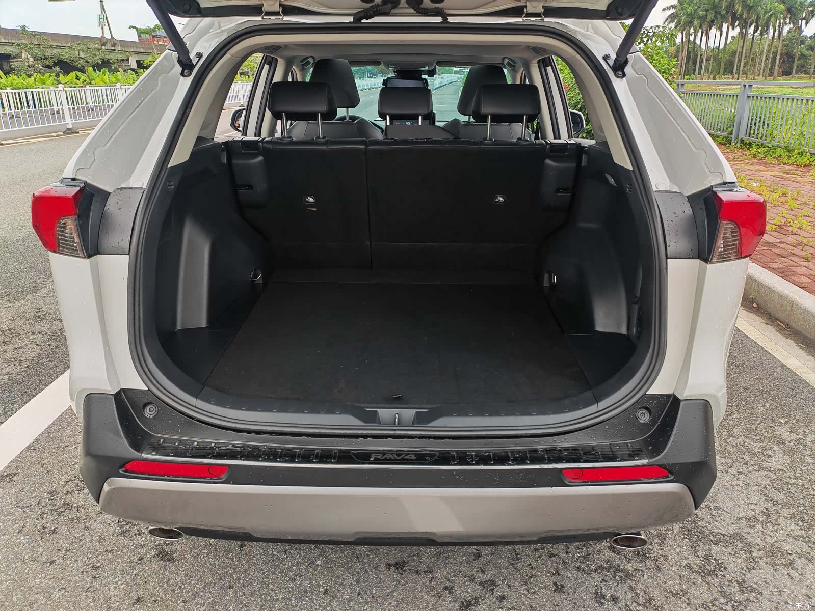 Toyota RAV4, 2020 15