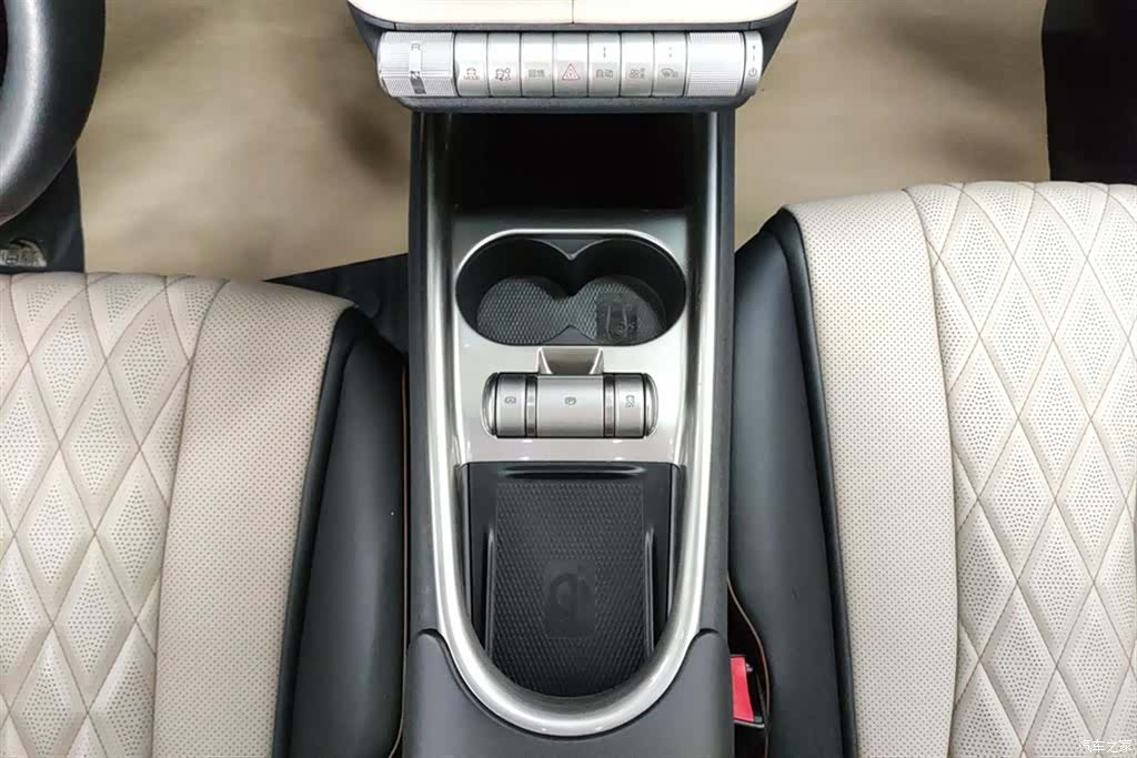 BYD Dolphin, 2023 16