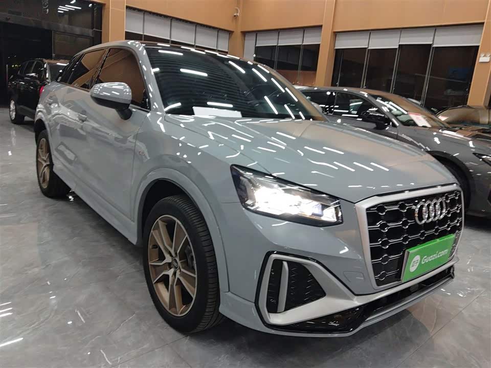Audi Q2L