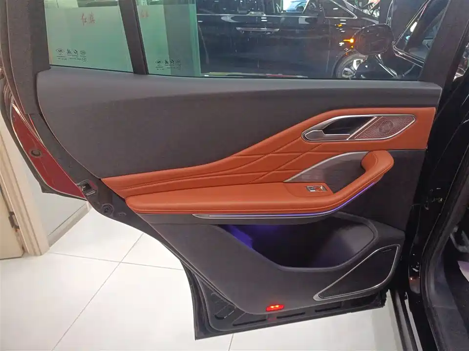 Hongqi HS7 PHEV