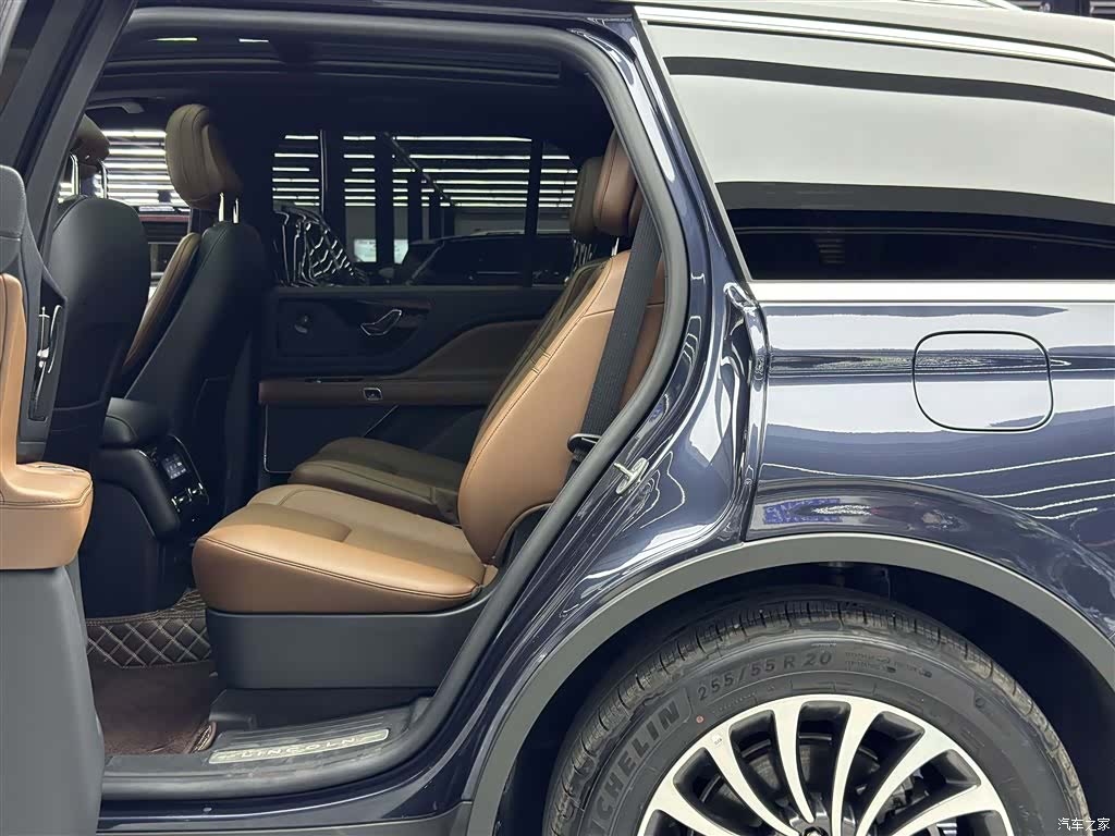 Lincoln Aviator, 2023 7