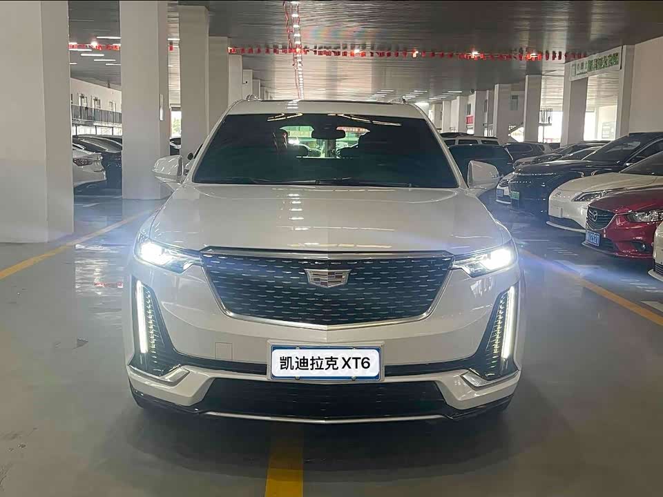 Cadillac XT6