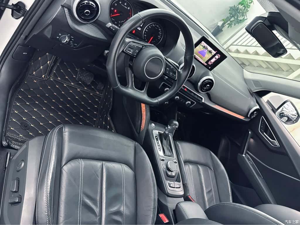 Audi Q2L, 2024 19