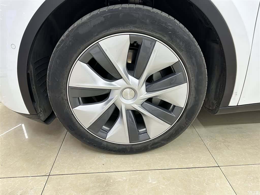 Tesla Model Y, 2022 9