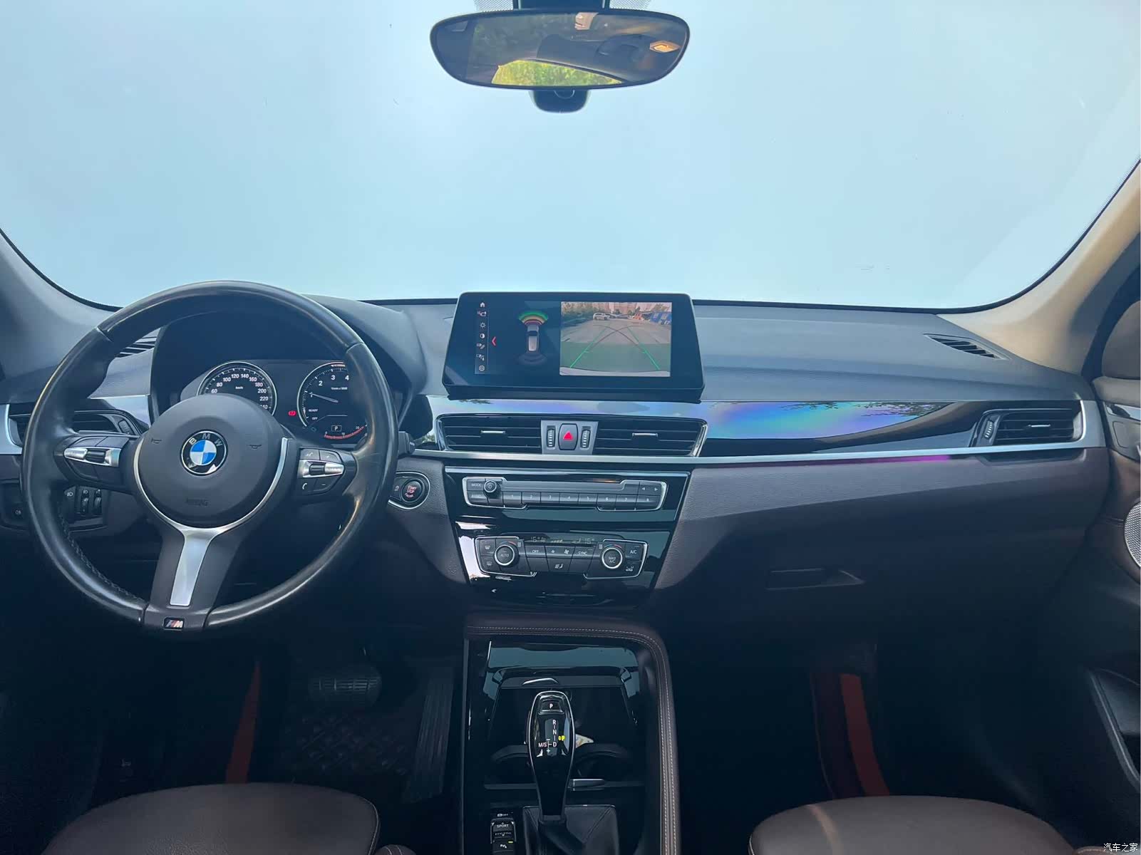 BMW X1, 2022 все фото