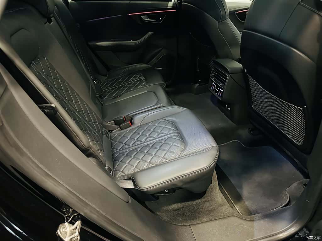 Audi Q8, 2024 8