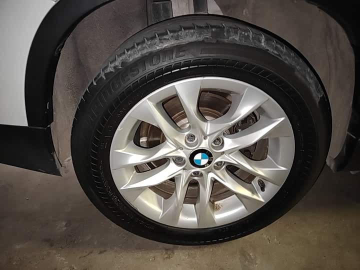 BMW X1 2015 sDrive18i shi shang jin ji ban