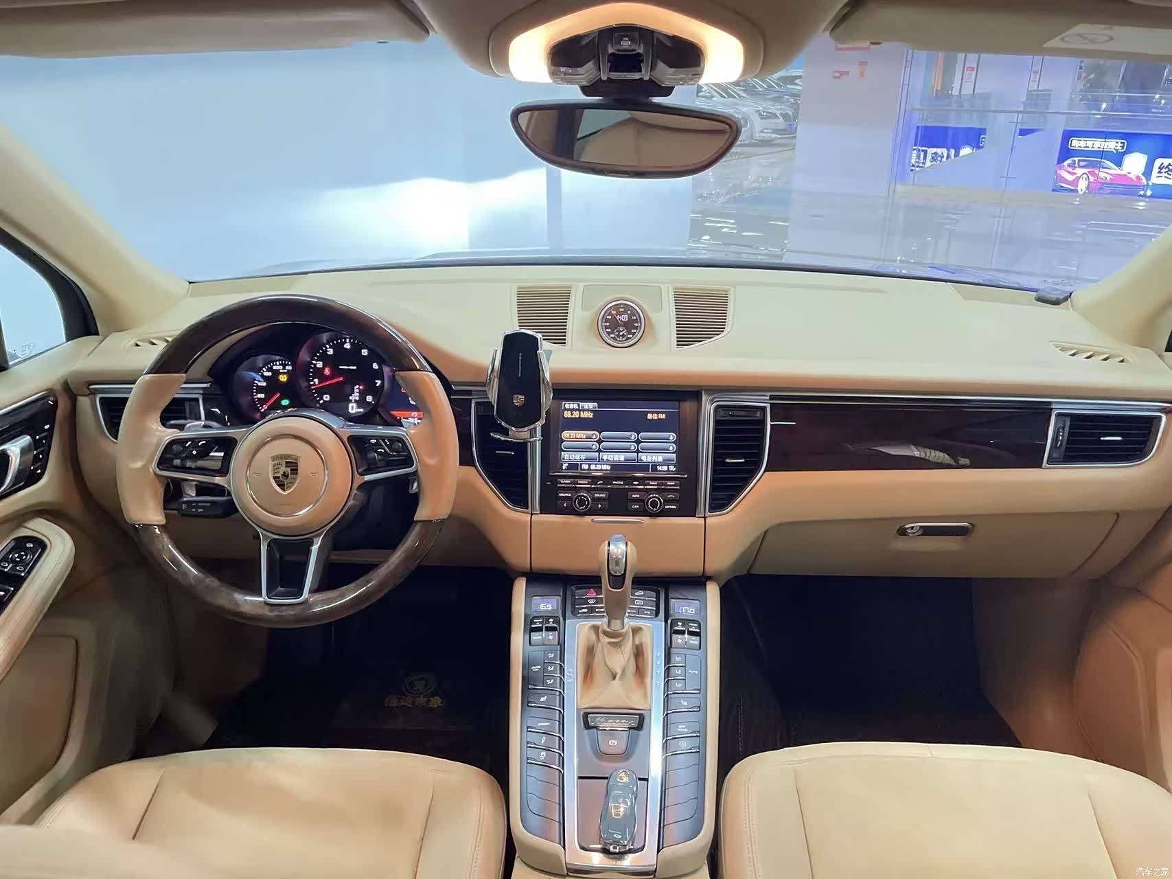 Porsche Macan, 2016 10