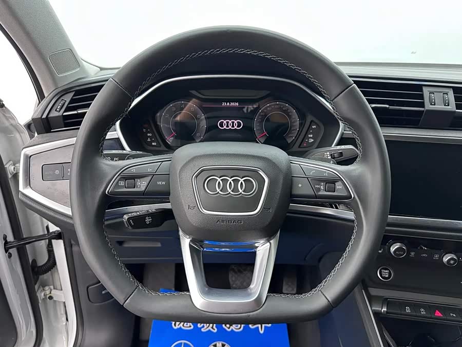 Audi Q3 2022, фото 16