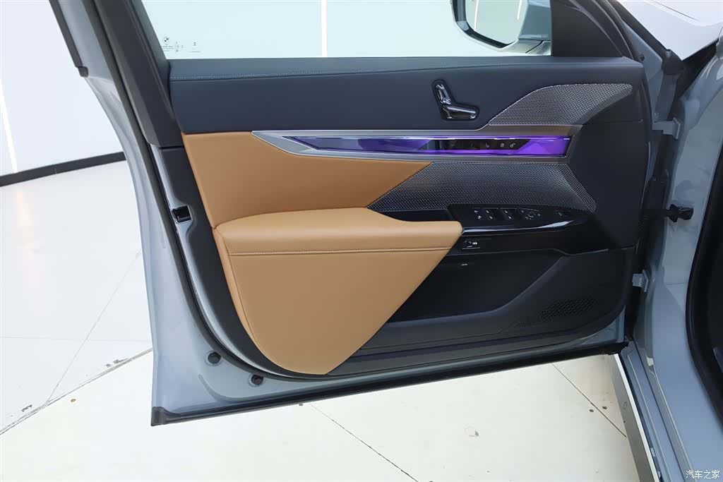 BMW i7, 2023 17