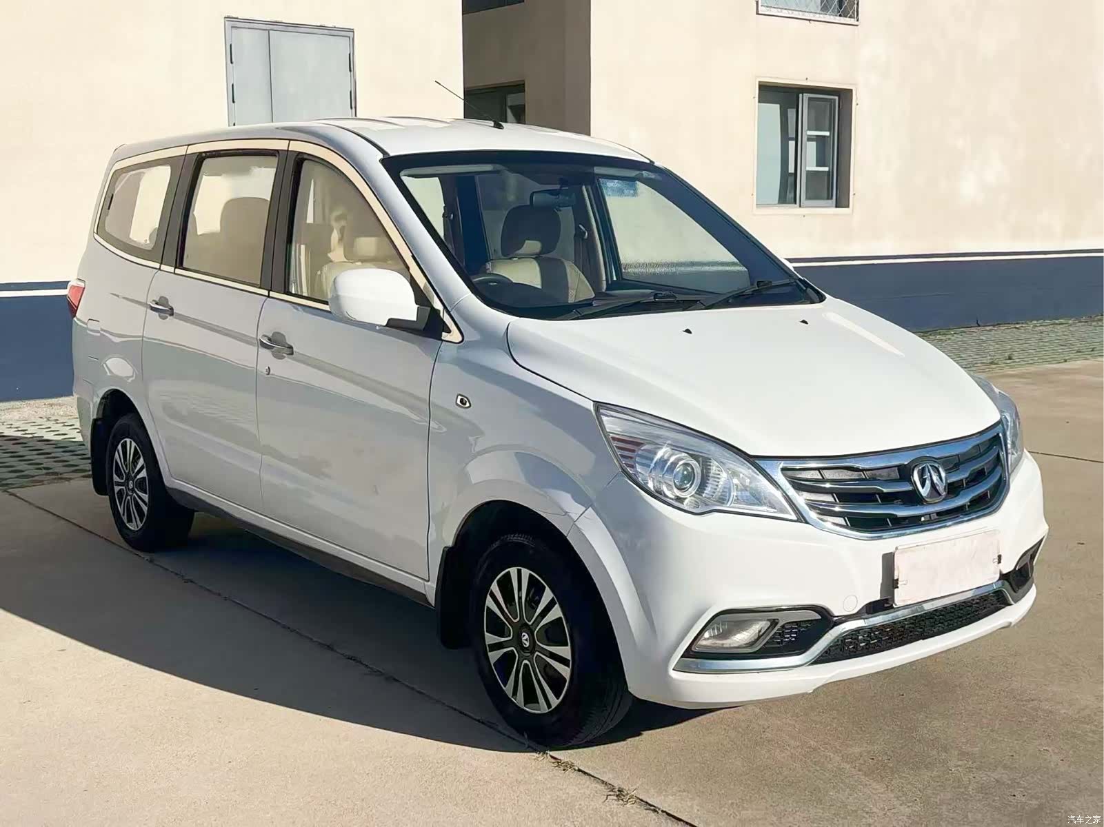 BAIC M20, 2016 3