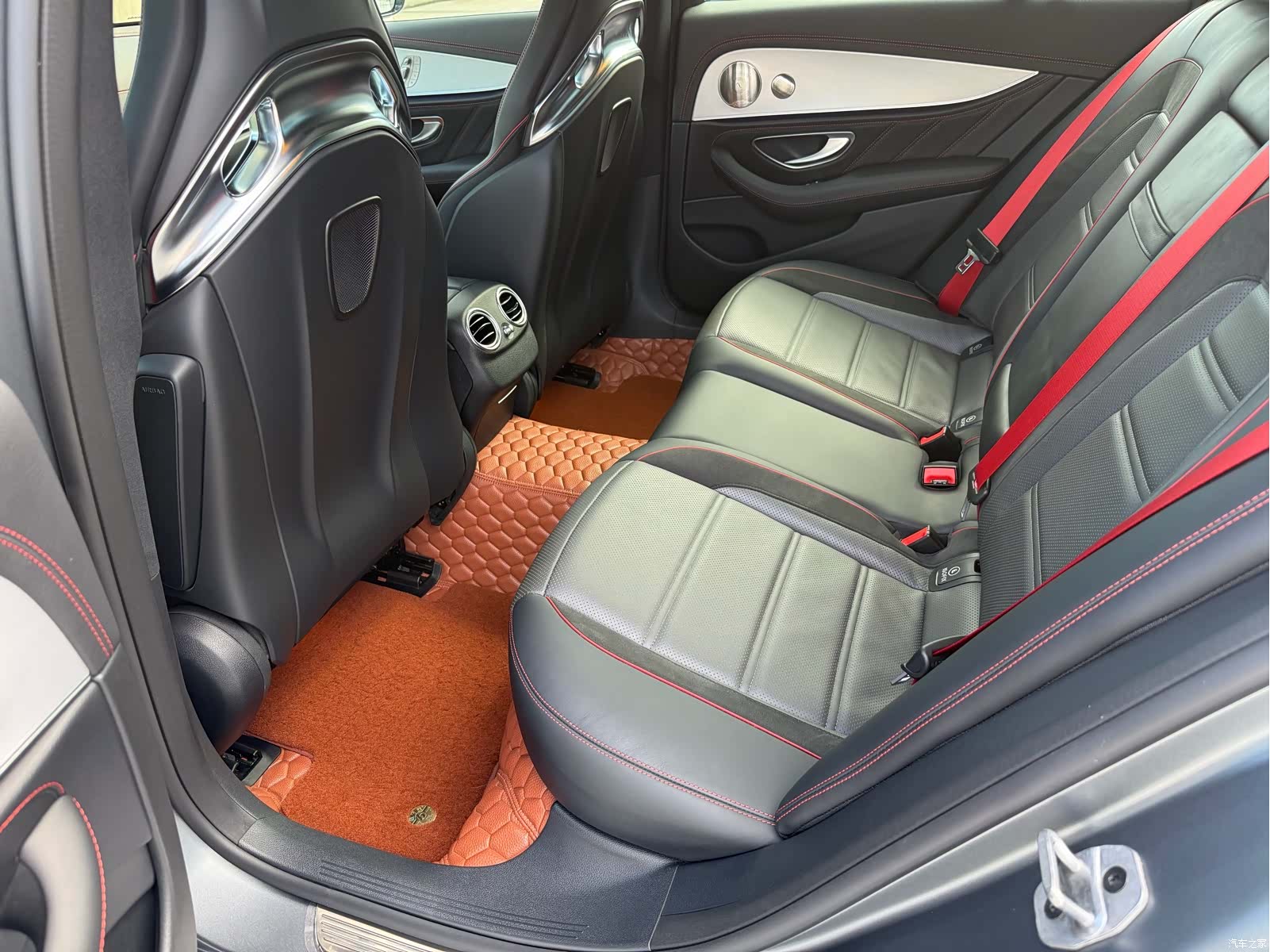 Mercedes-Benz E-Class, 2022 16