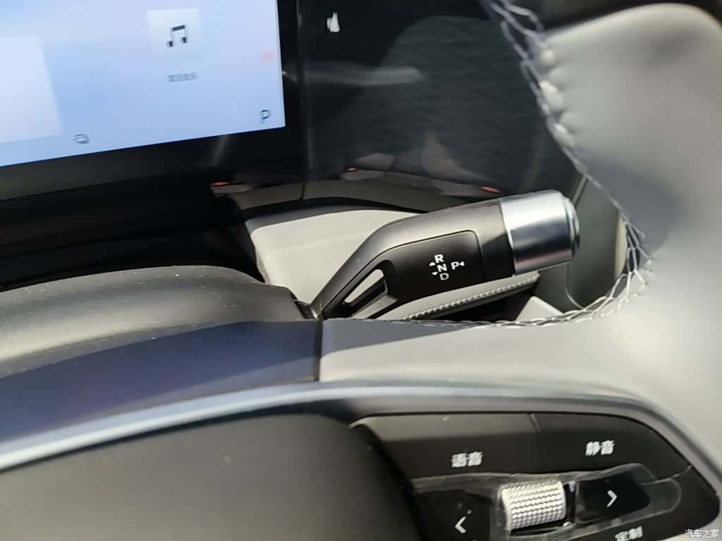 Geely Galaxy L7, 2026 14