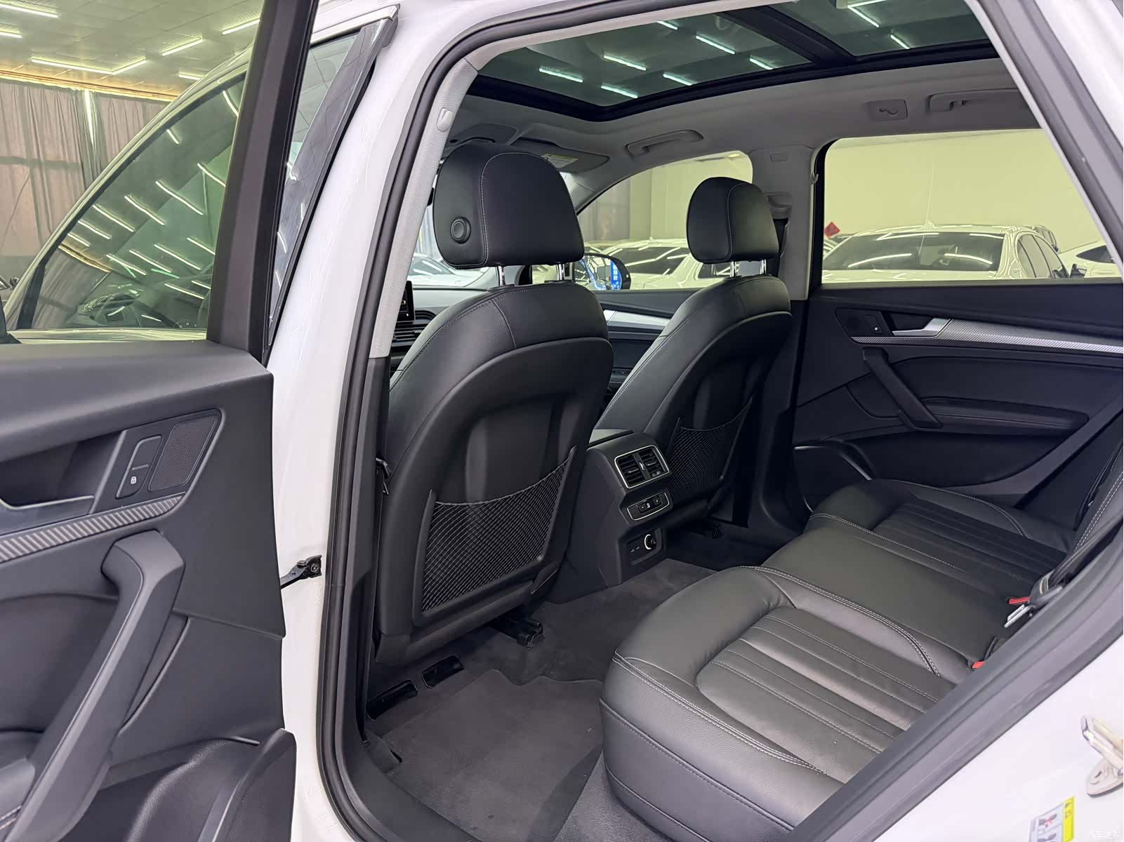 Audi Q5L, 2020 все фото