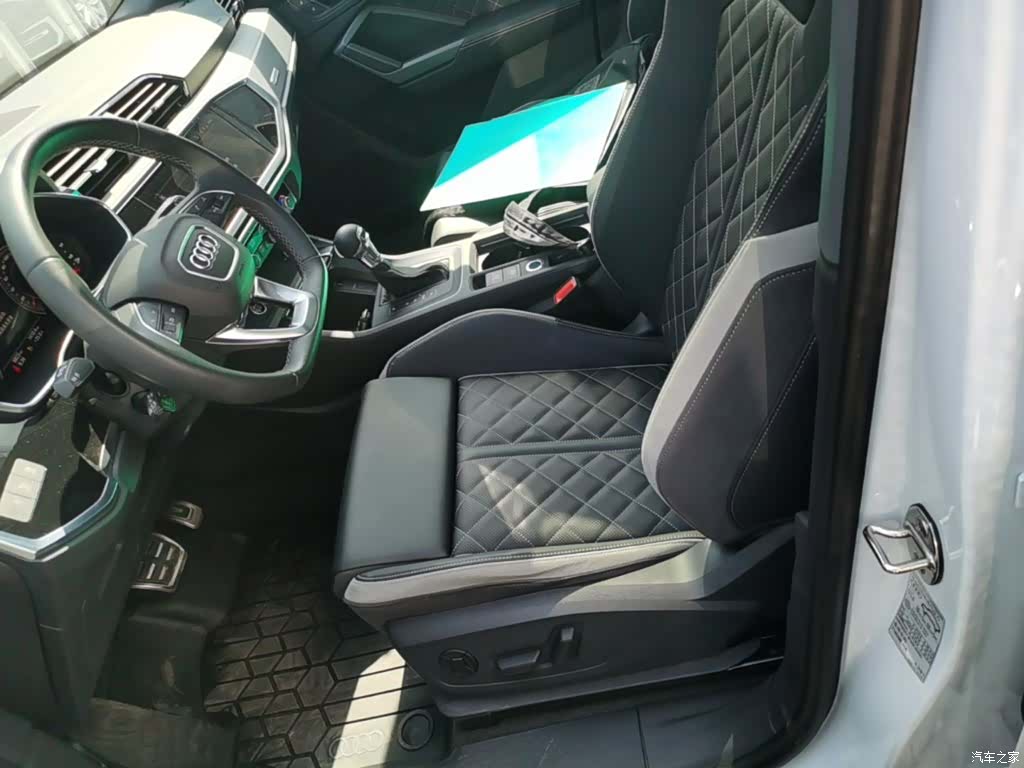 Audi Q3, 2025 22
