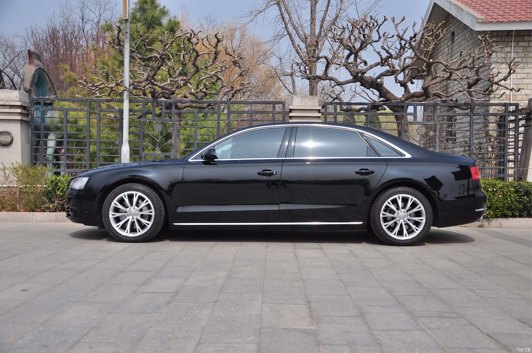 Audi A8L, 2011 3