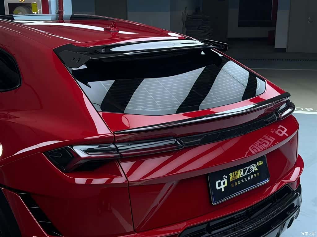 Lamborghini Urus, 2023 все фото