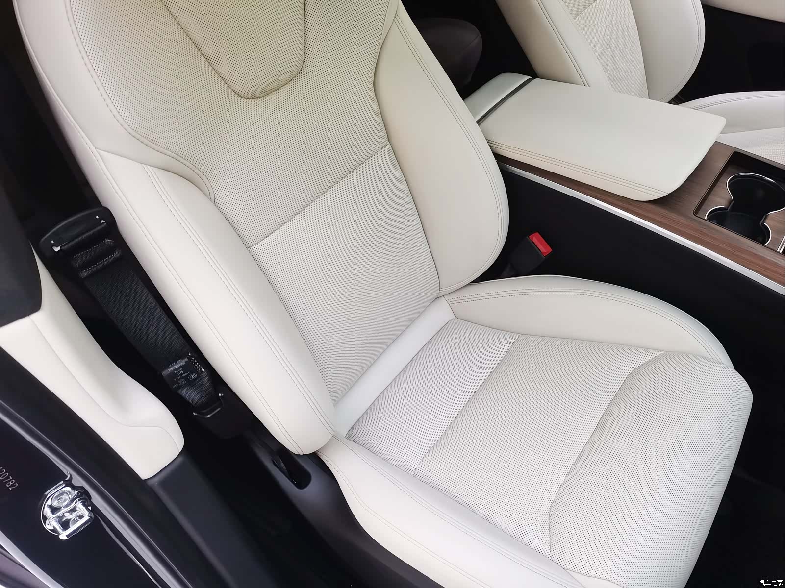 Tesla Model X, 2023 11