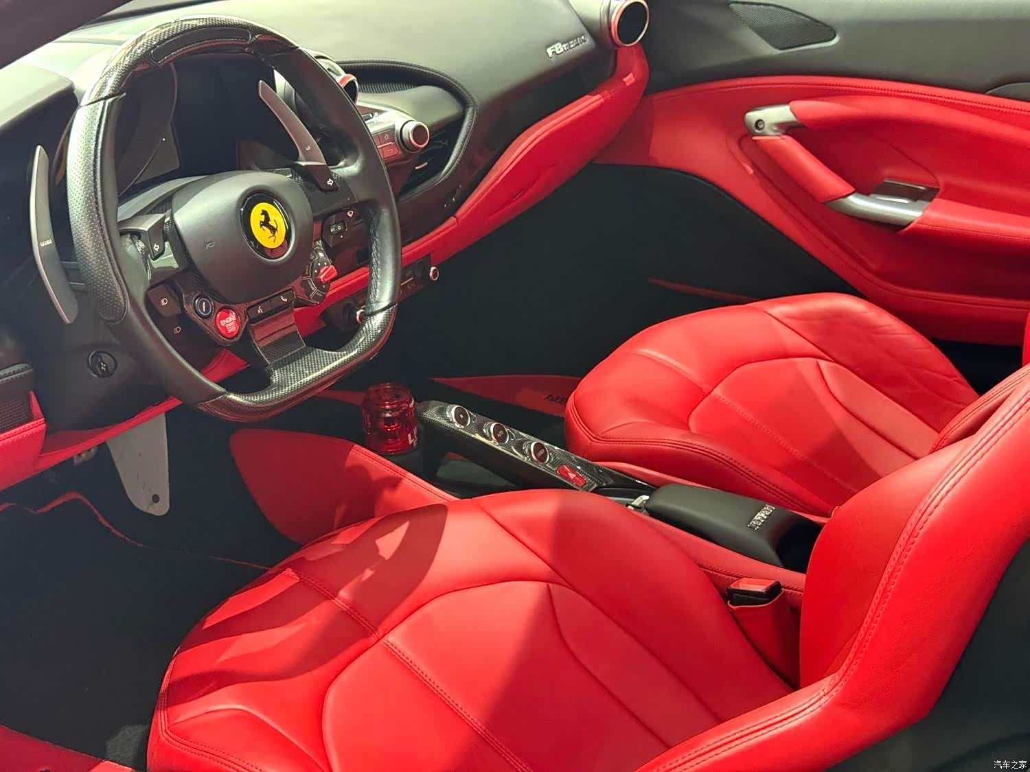 Ferrari F8, 2022 13