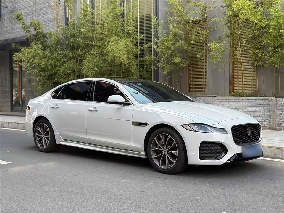 Jaguar XFL
