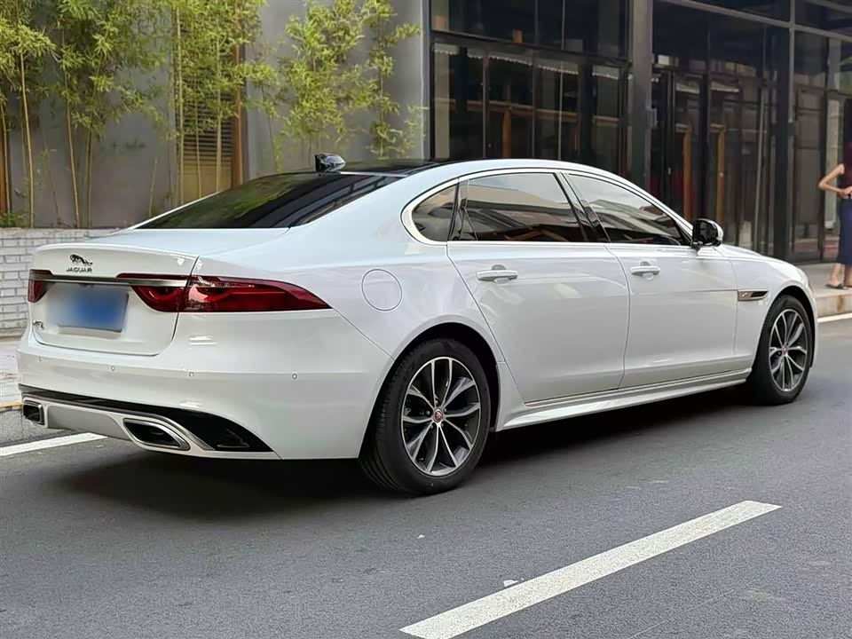 Jaguar XFL
