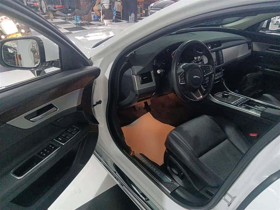 Jaguar XFL