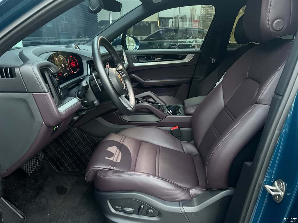 Porsche Cayenne, 2024 11