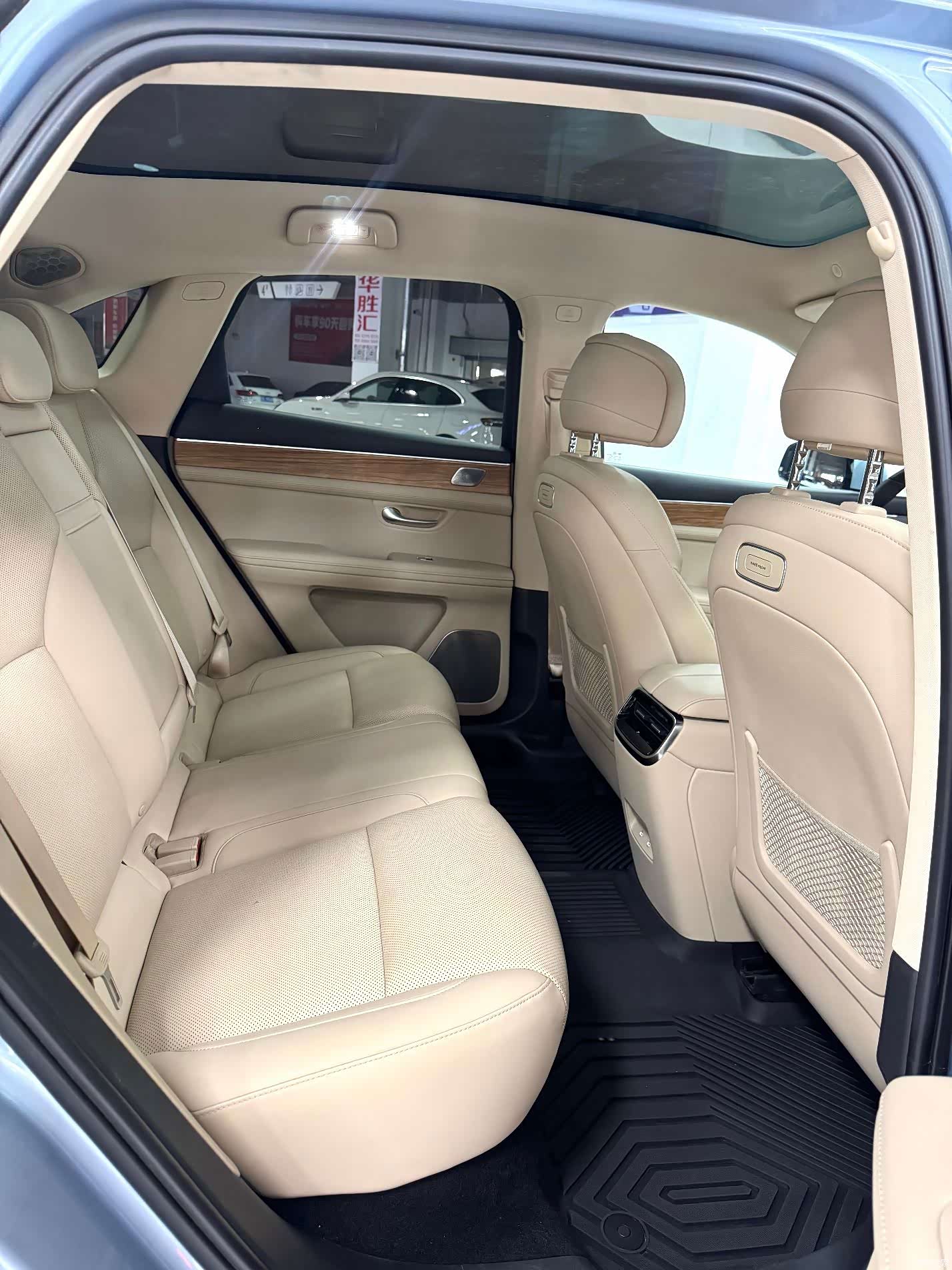 AITO M5, 2024 все фото