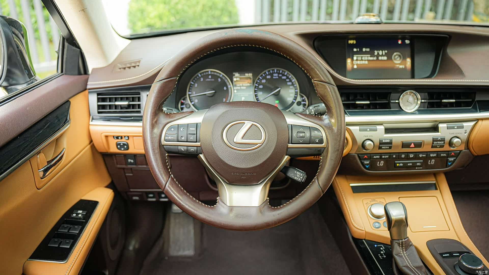 Lexus ES, 2018 21