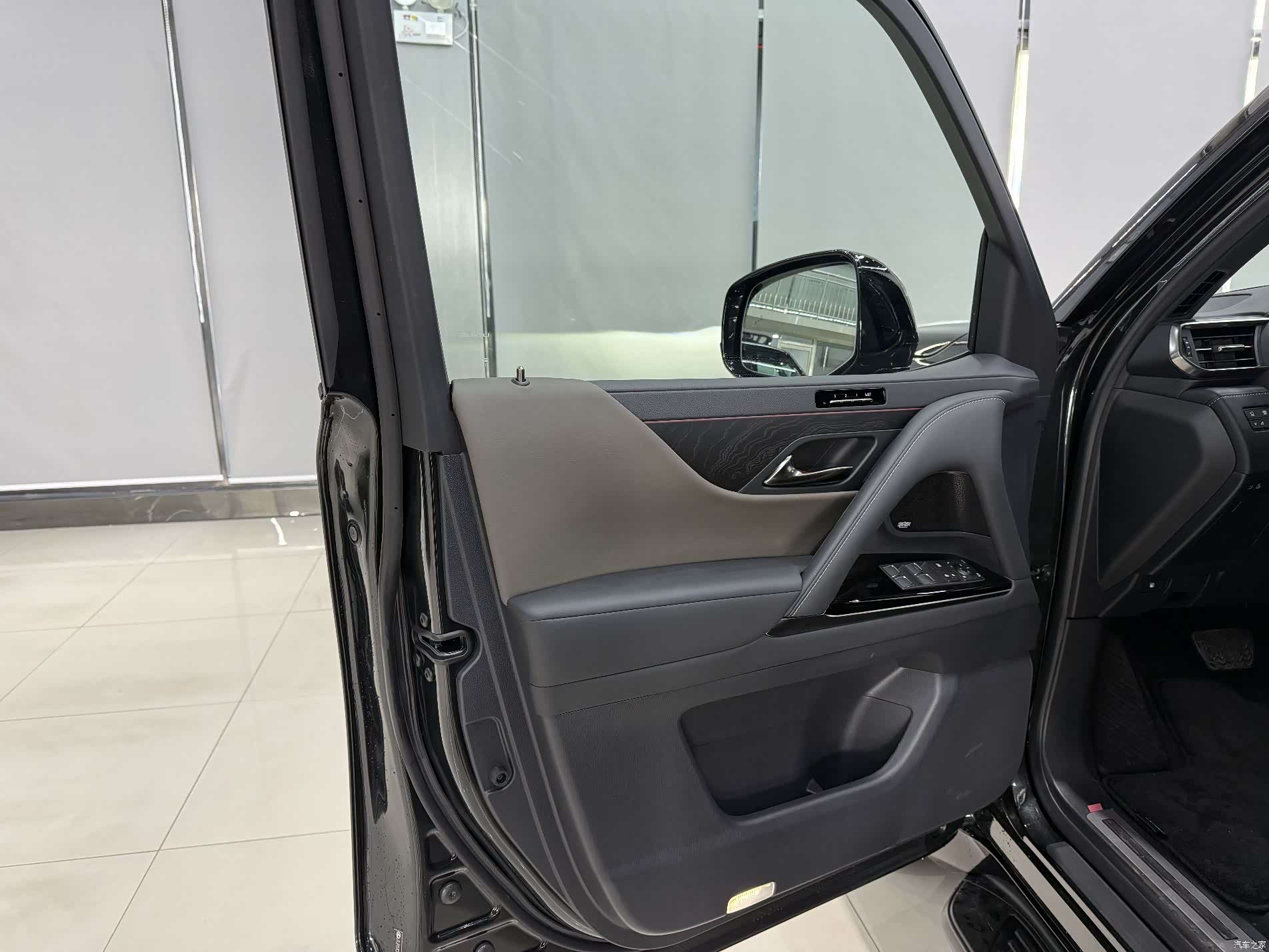 Lexus LX, 2025 17