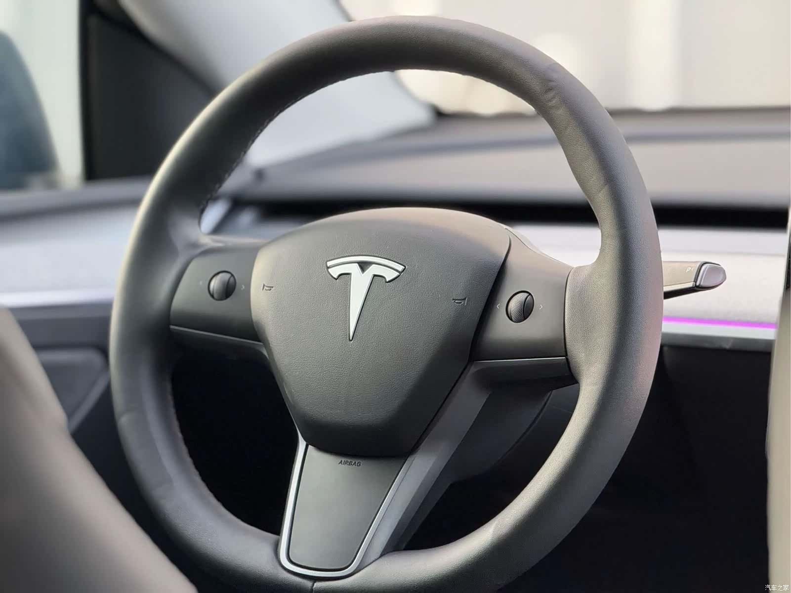 Tesla Model Y, 2023 7