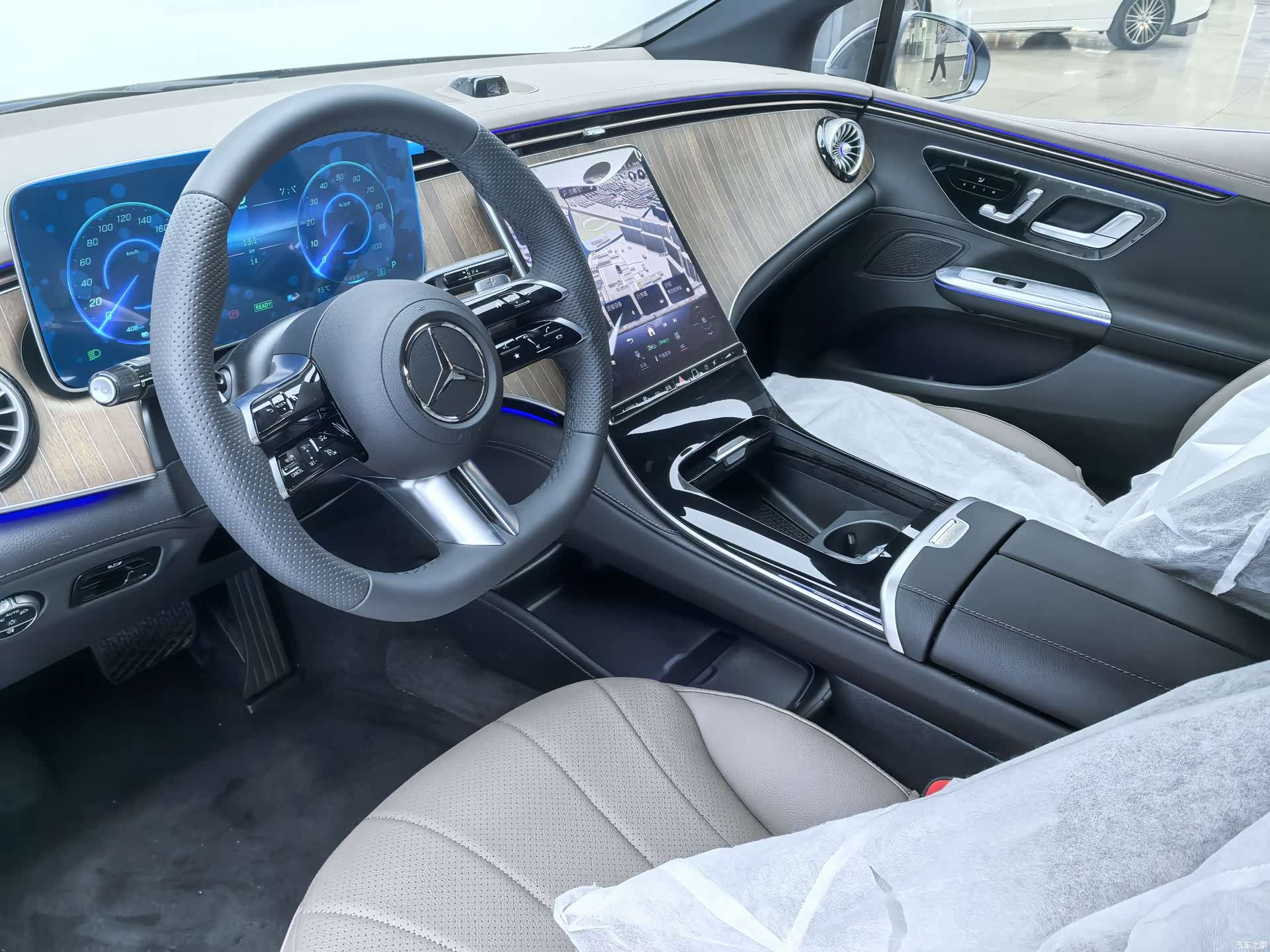 Mercedes-Benz EQE, 2025 10