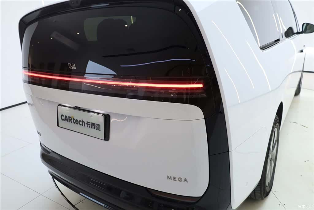 Li Auto MEGA, 2025 9