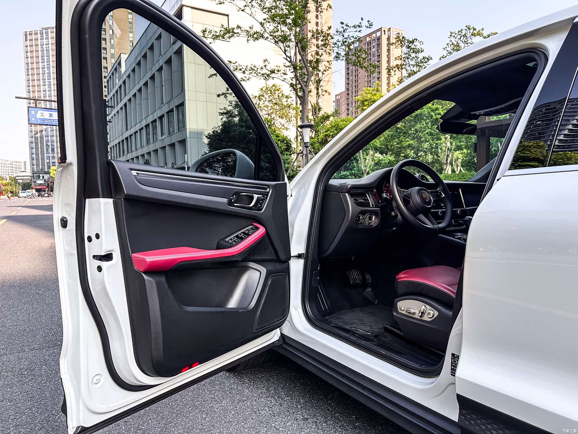 Porsche Macan, 2023 11