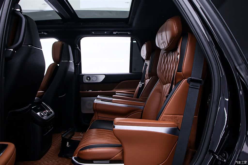Lincoln Navigator, 2020 14