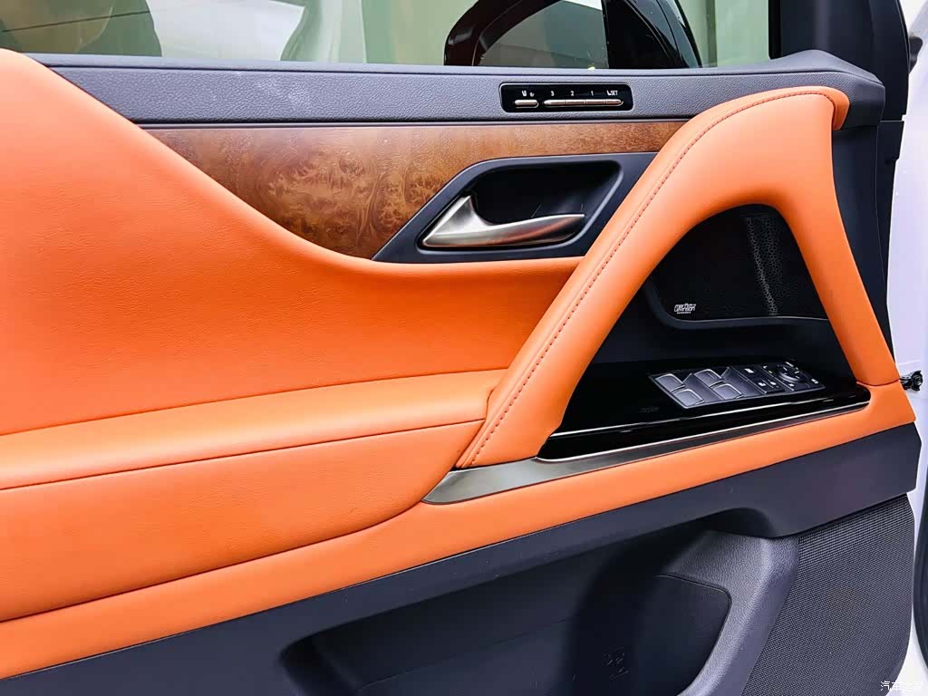 Lexus LX, 2022 11