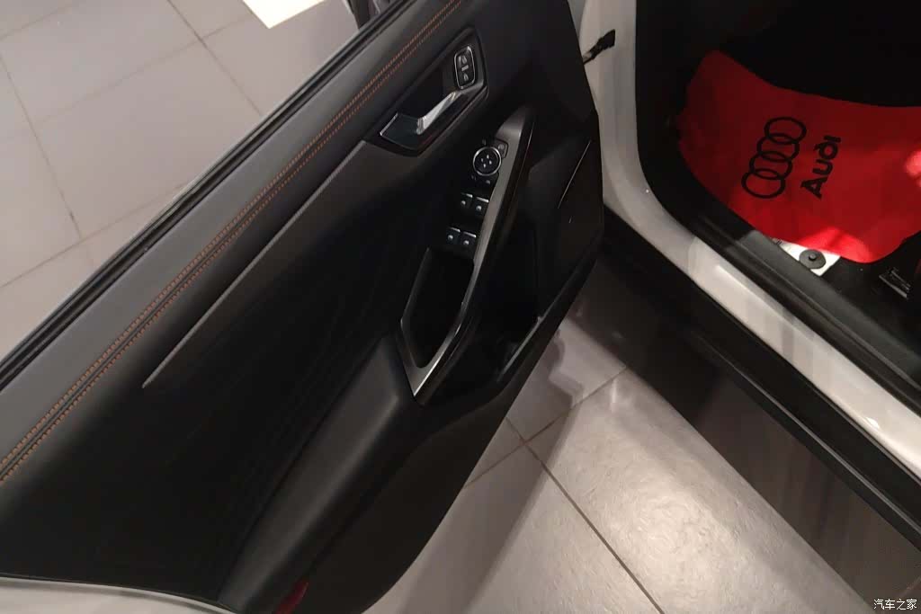 Ford Focus, 2023 7