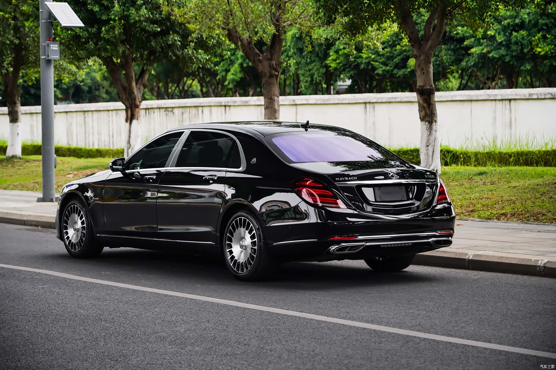 Maybach S-Class, 2019 3