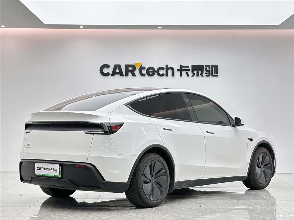 Tesla Model Y, 2025 все фото