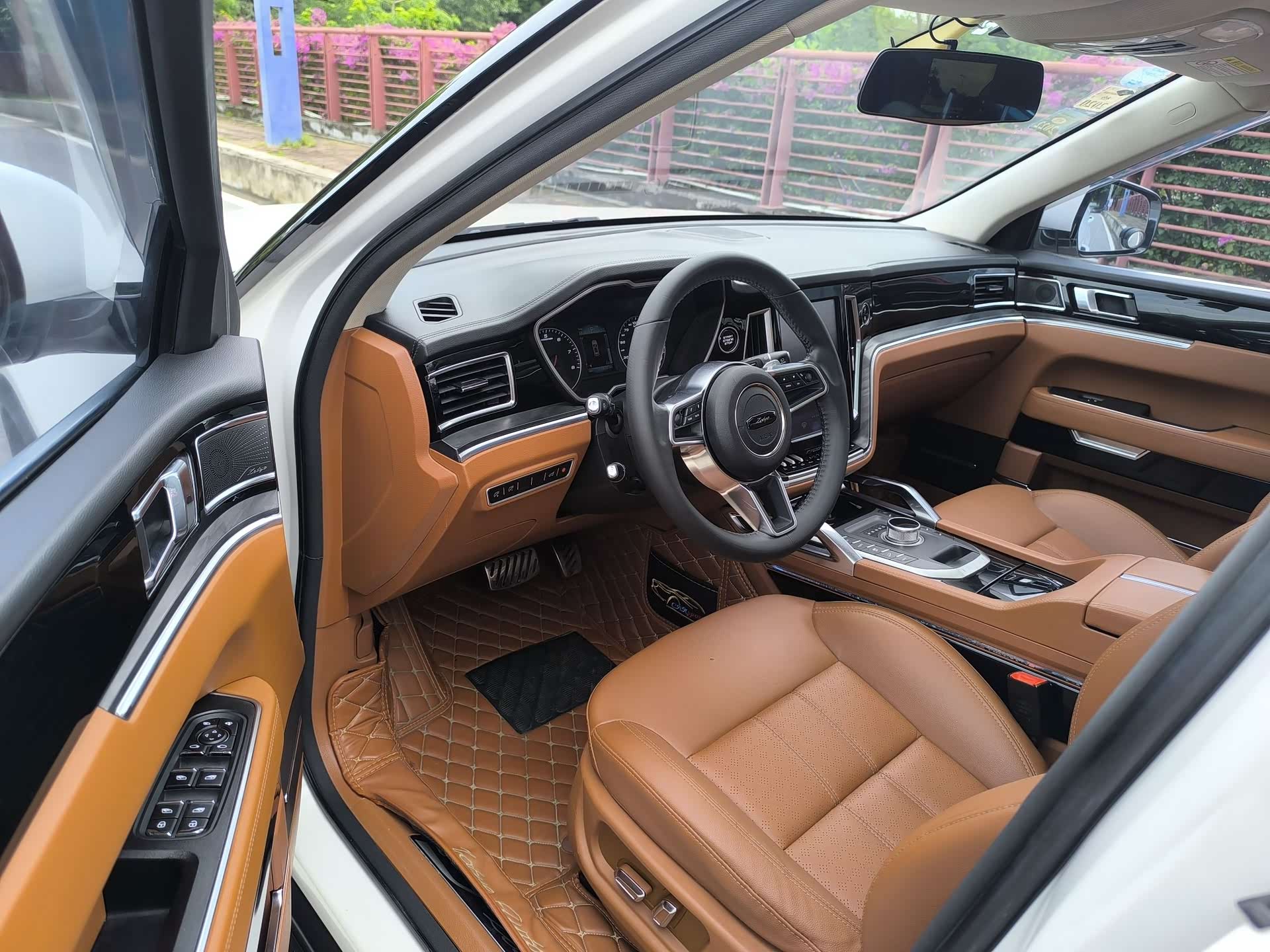 Zotye T700, 2018 8
