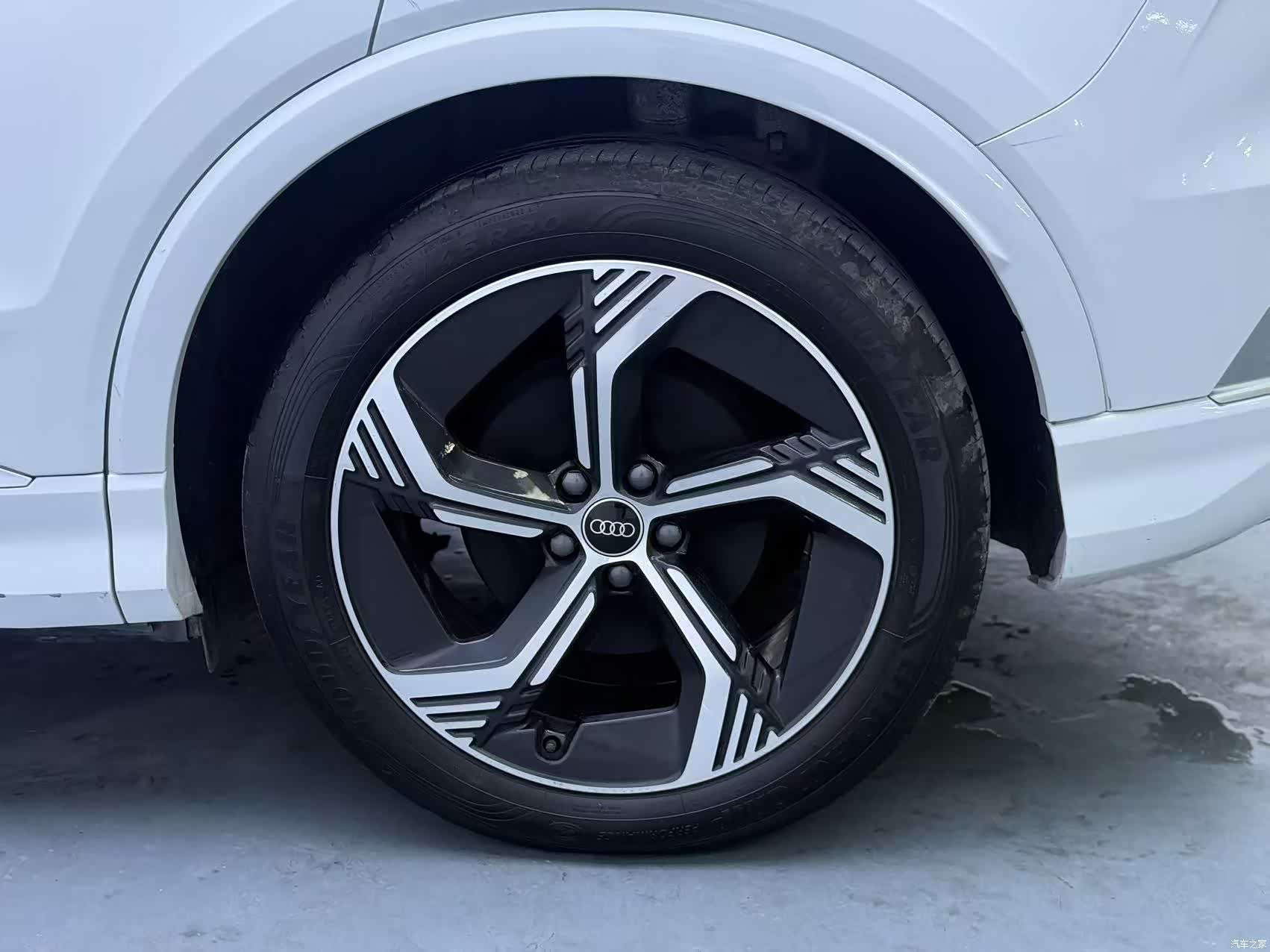 Audi Q4 e-tron, 2024 10