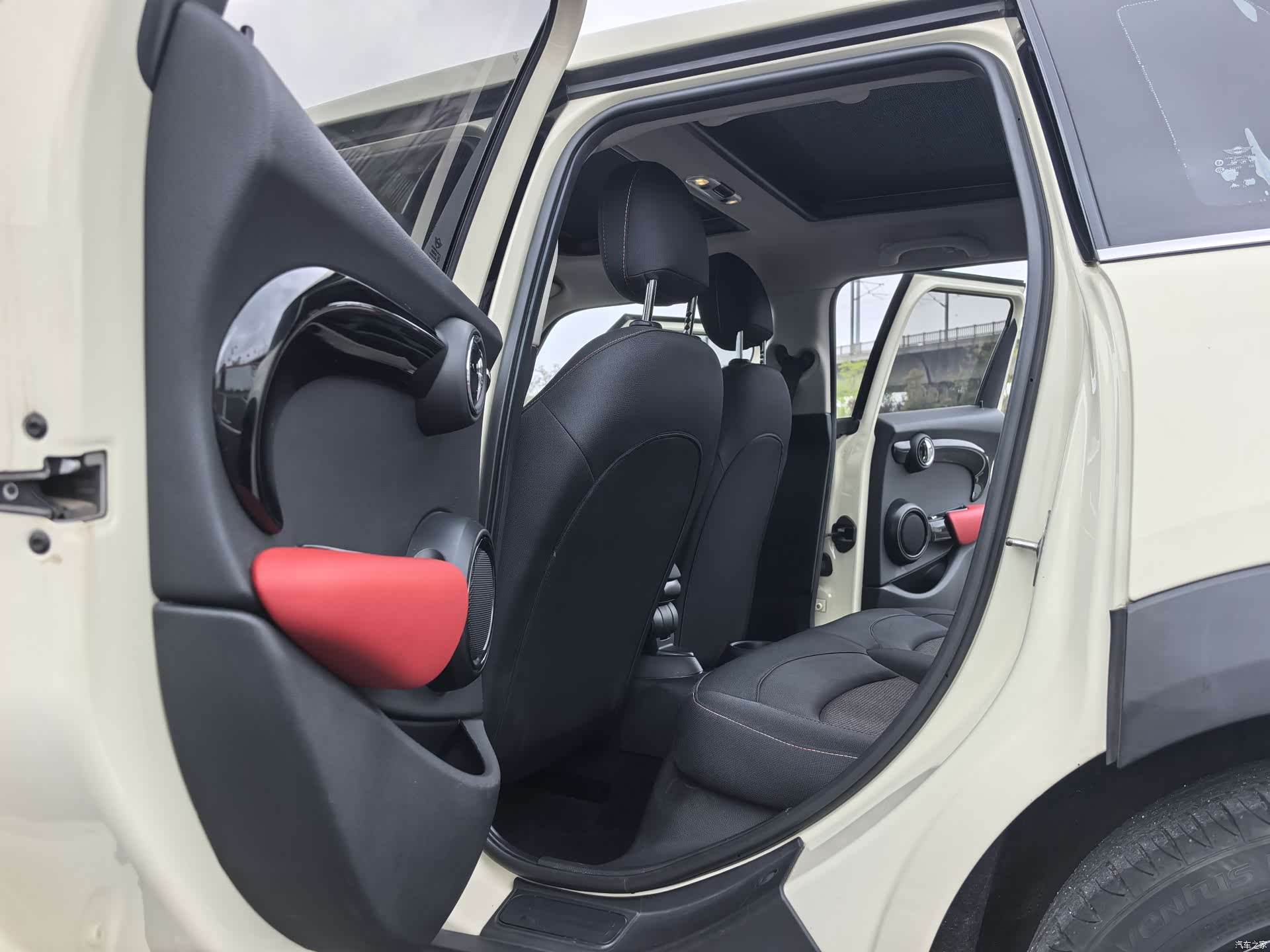 Mini ONE, 2019 10