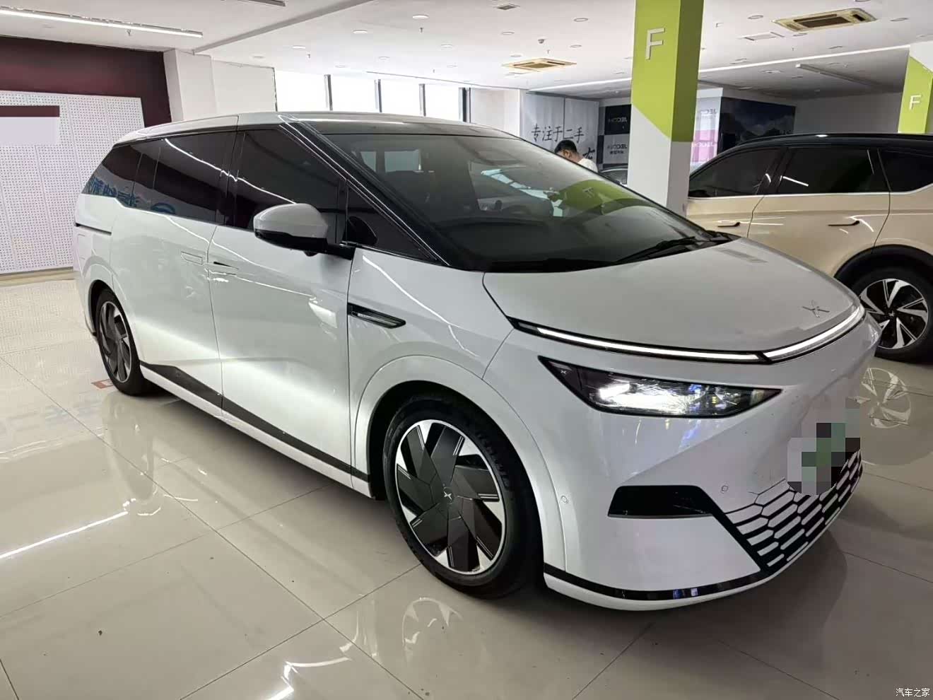 Xpeng X9, 2024 2