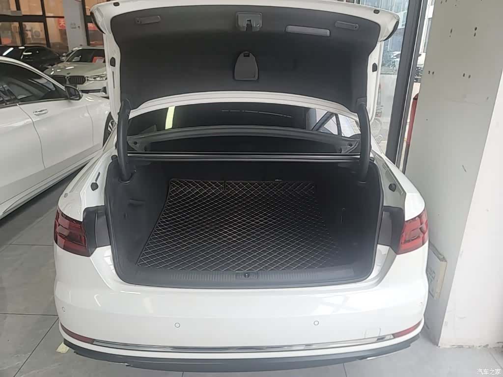 Audi A4L, 2019 19