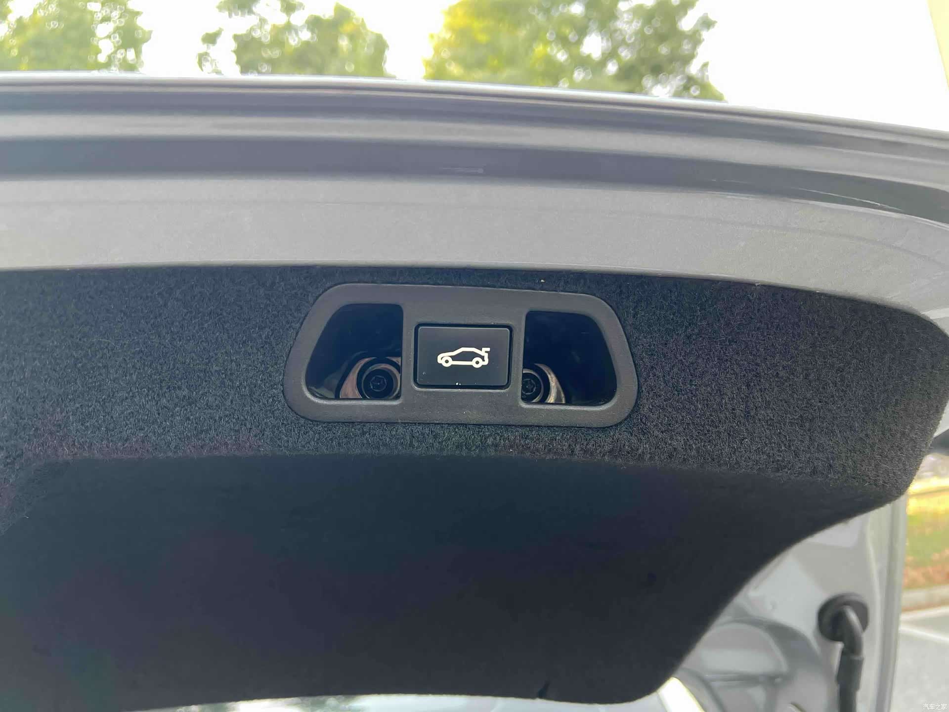 Xpeng P7, 2022 13