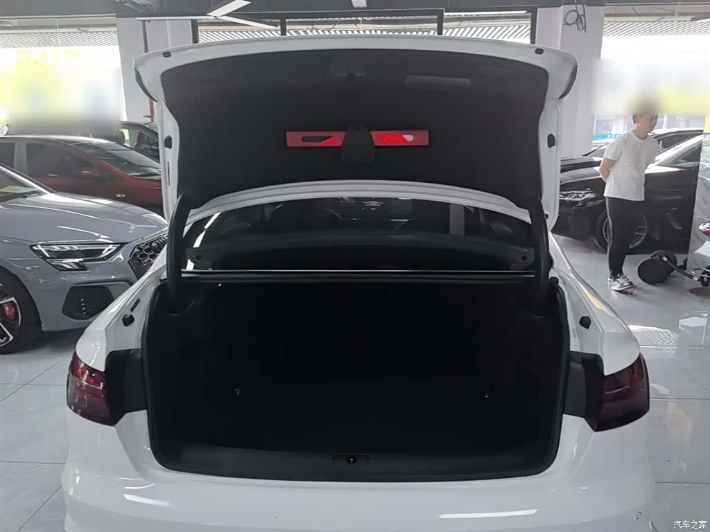 Audi A4L, 2023 19